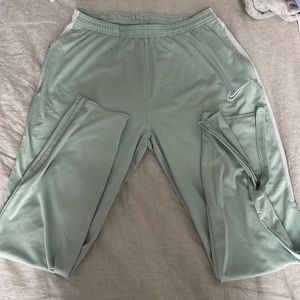 Nike - medium - dri fit pants